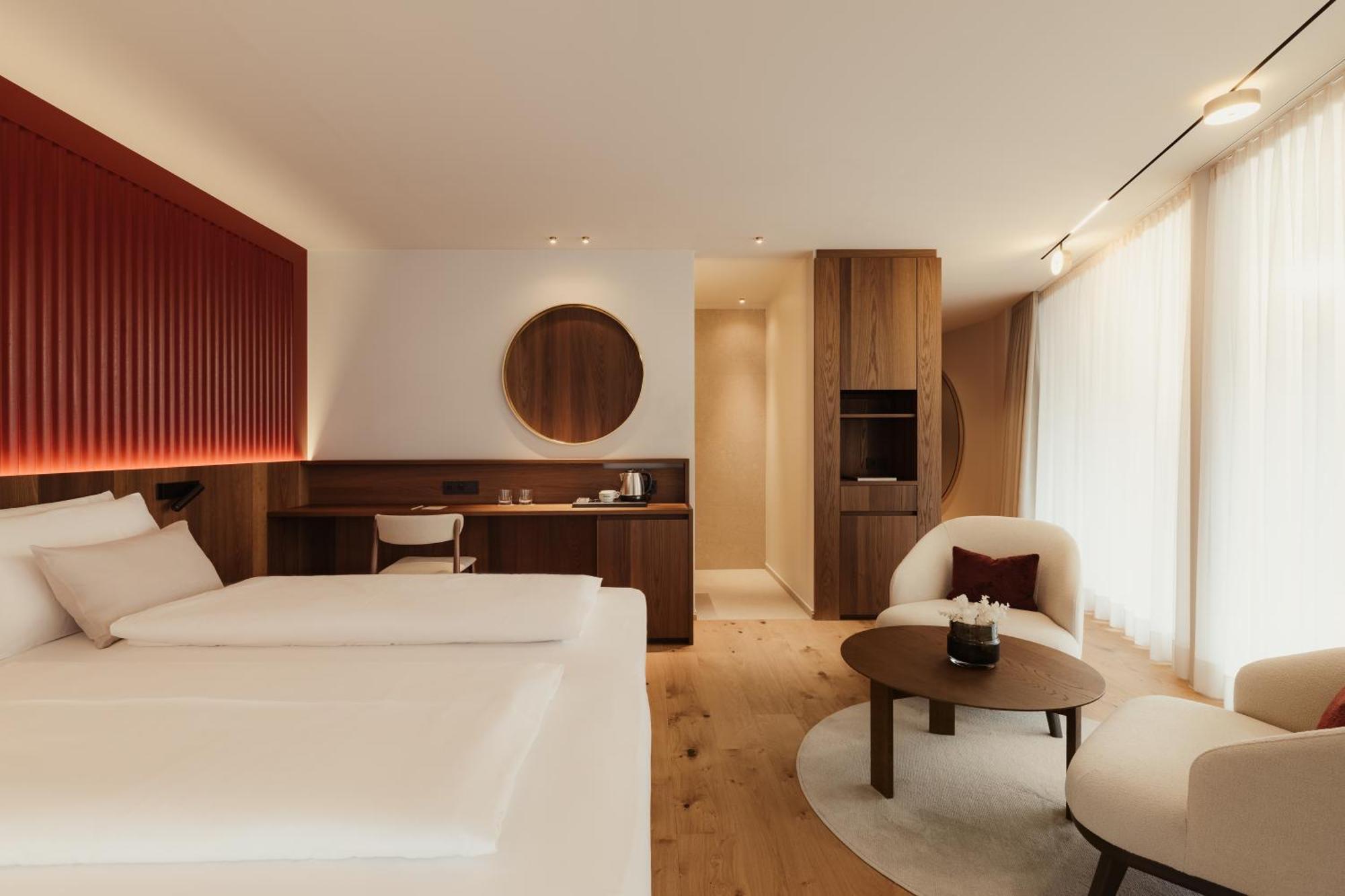 Deluxe Zimmer mit Kingsize-Bett